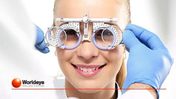 Augenuntersuchung mit Messbrille bei Worldeye